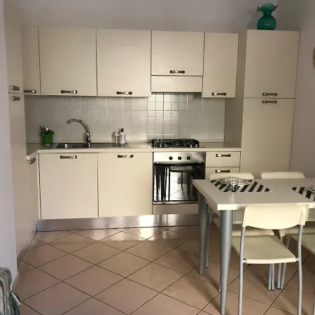 아파트 Casavacanze Estate 3 *